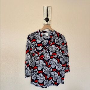 STYLUS • Blue and Red Floral Tropical 3/4 Sleeve Buttondown Blouse